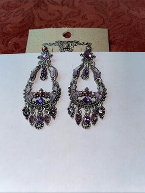 Dangle earrings silver tone metal setting
